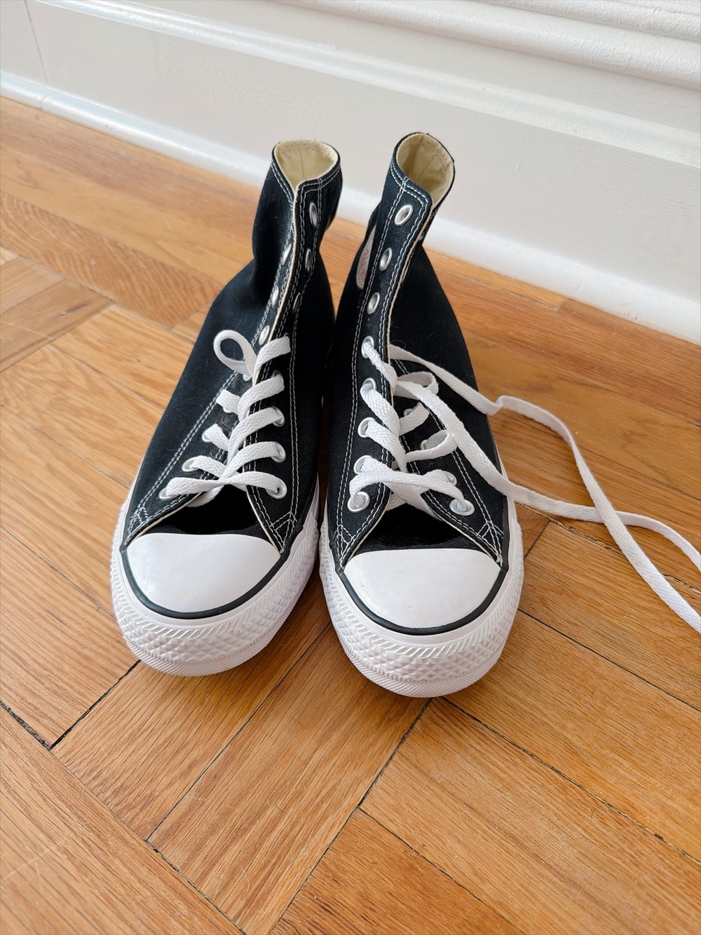 Classic High-Top Women’s Sneakers in Black and White